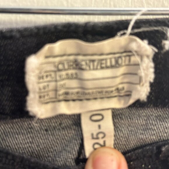 Current/Elliott Oil Rubbed Snakeskin-Textured Skinny Jeans - Picture 2 of 3